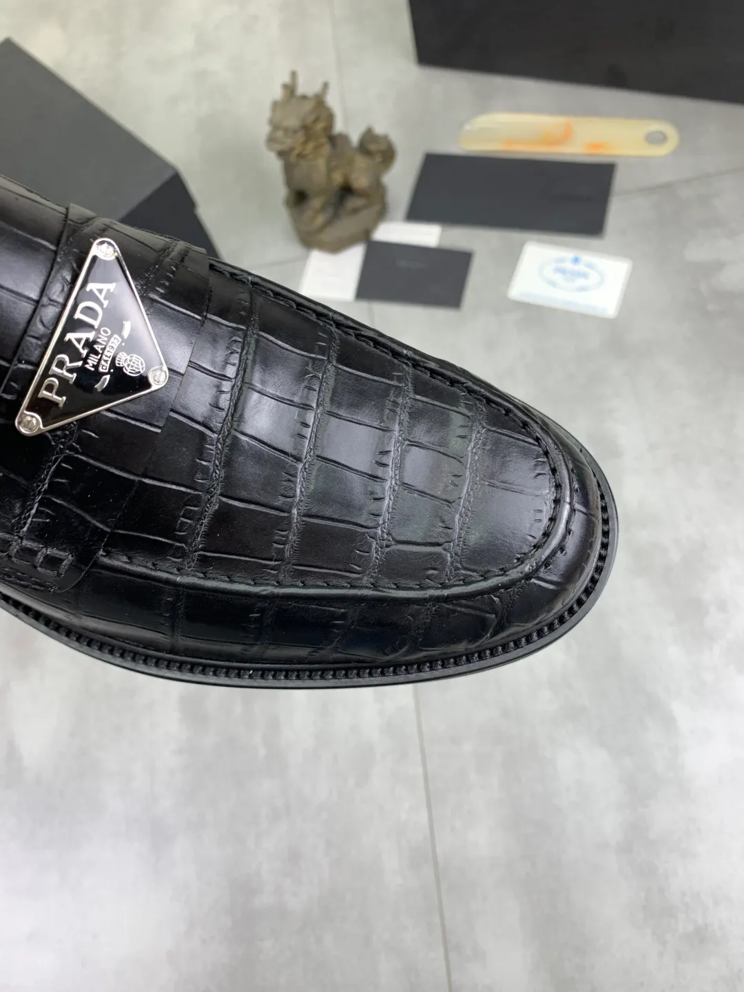 Men's shoes 💰P480 new style 💰 💎💎💎 water-dyed cow lining original order quality PRADA —🆘.Prada original purchase agent, high-end business leather shoes, fabric: imported from Italy cowhide material ➕ water-dyed cow lining/cowhide lining ➕ special original outsole, fine workmanship, real thing ^_^ Photographed 🎬size: 39-44